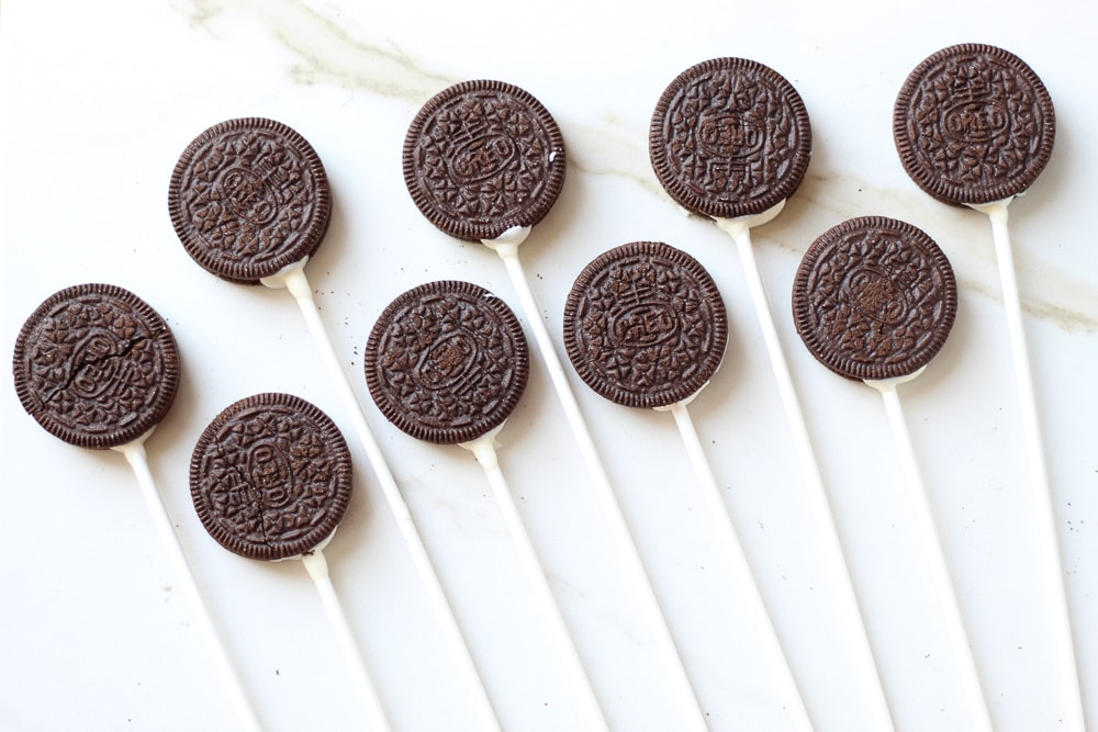 St patricks day oreo pops process