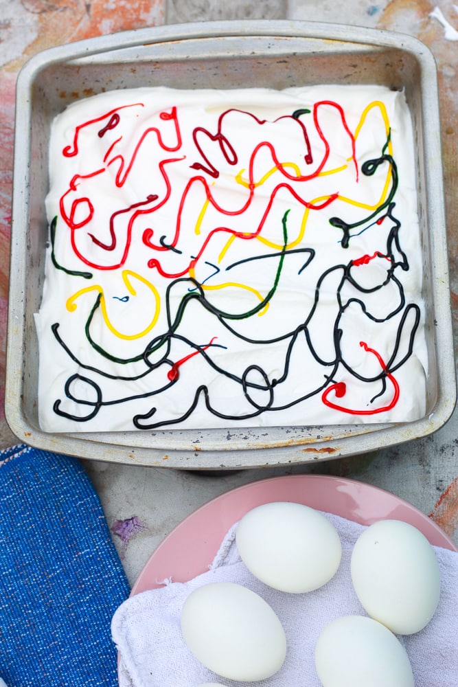 How to dye Easter eggs in whipped cream