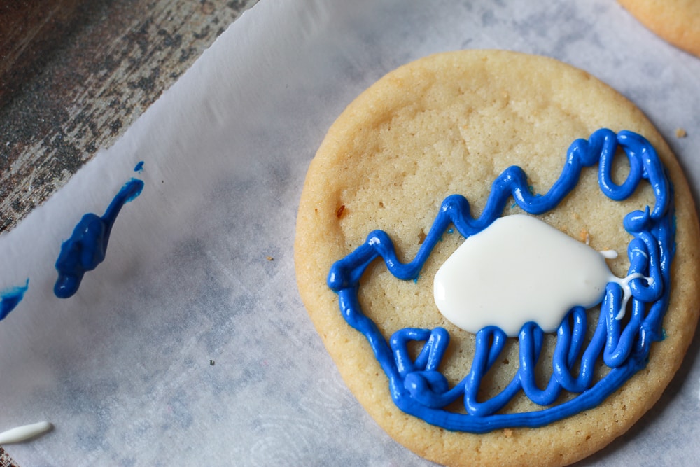 Making ice themed sugar cookies with store bought frosting