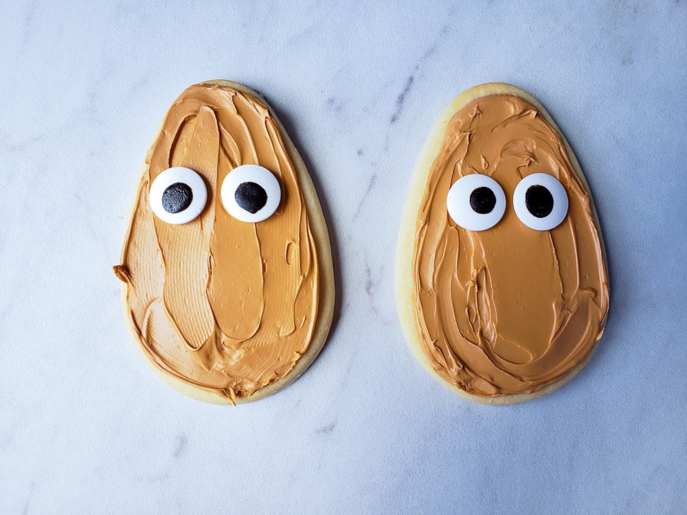 Toy Story cookie ideas. Perfect for a toy story party treat. Potato heads cookies.