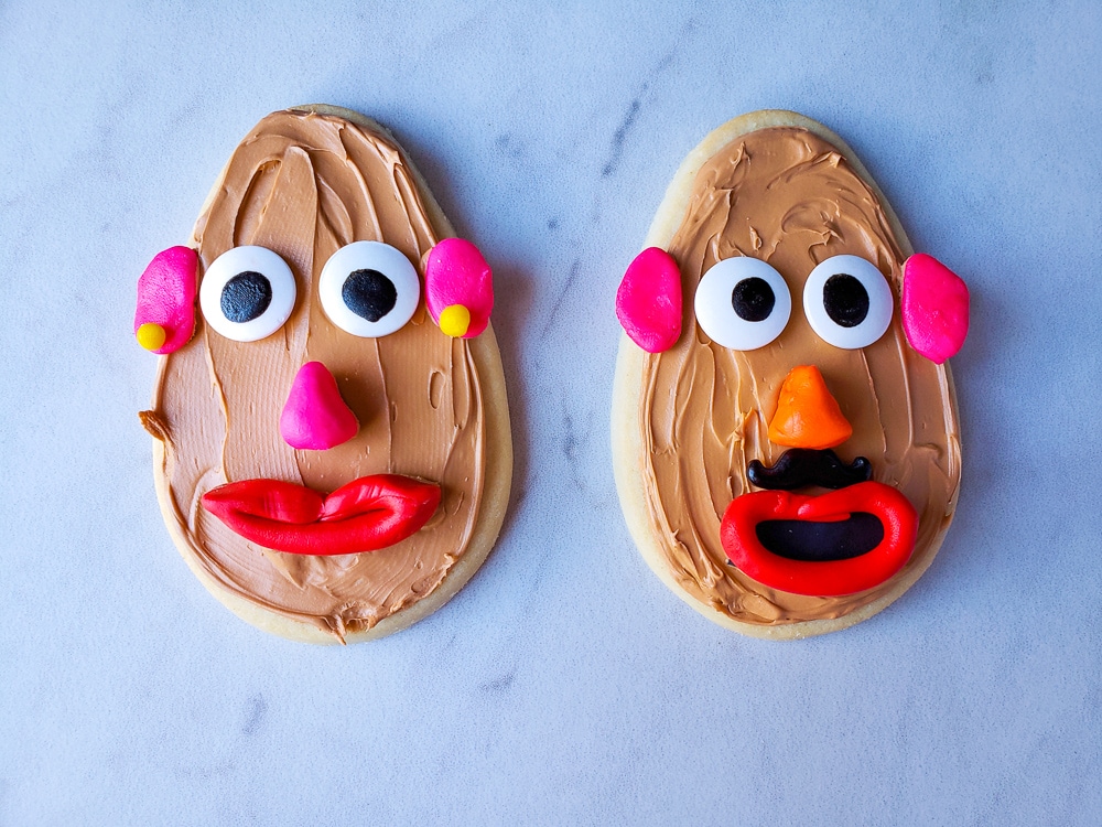 Toy Story cookie ideas. Perfect for a toy story party treat. Potato heads cookies.