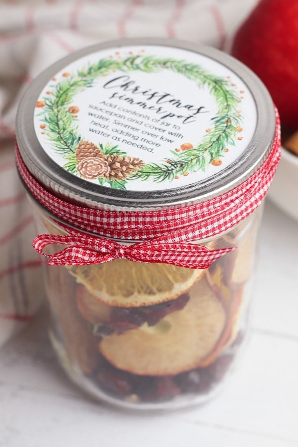Christmas potpourri mason jar gift idea