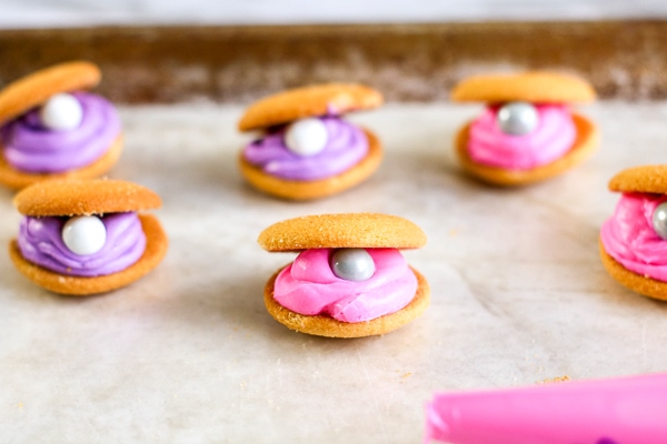 Clam shell cookies