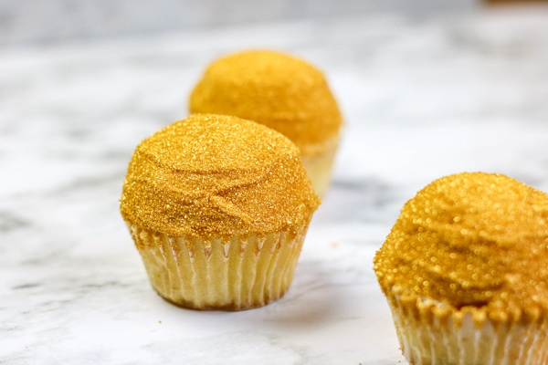 Easy harry potter golden snitch cupcakes