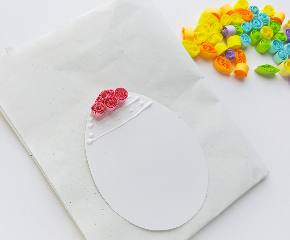 Quilled Easter egg step by step