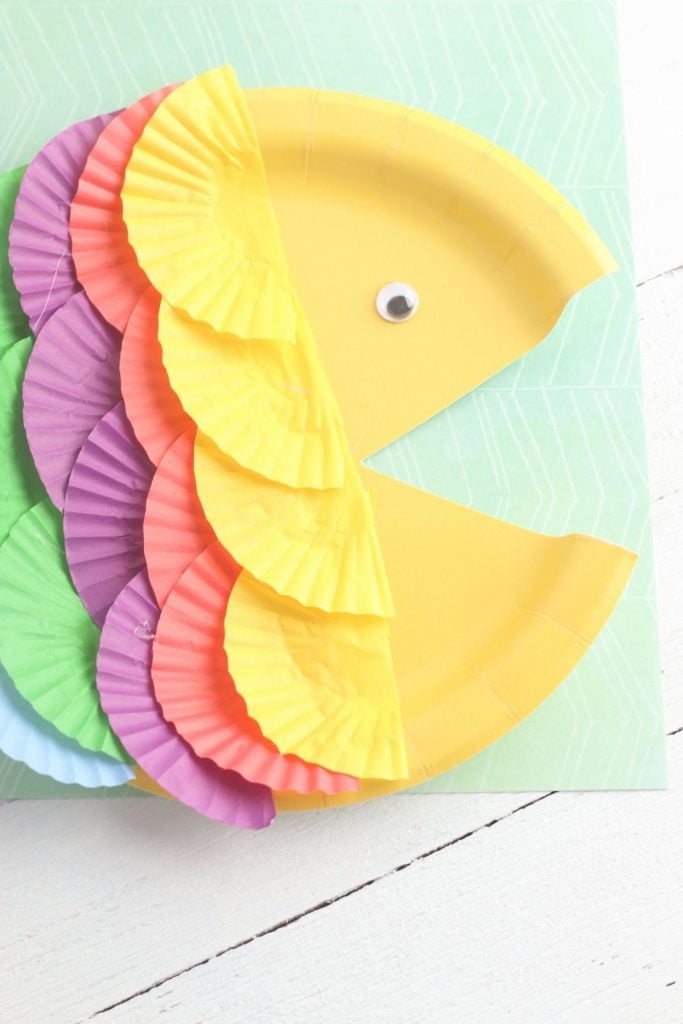 Rainbow fish paper plate craft